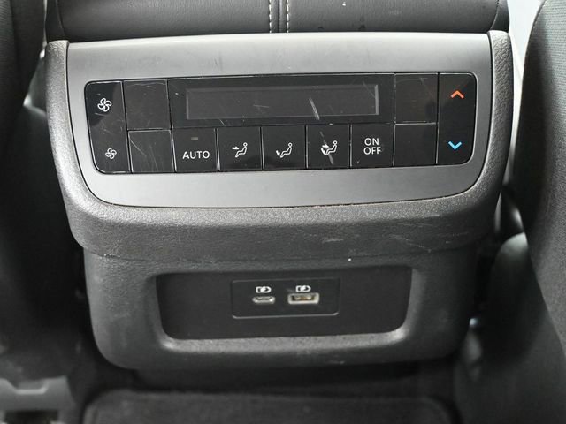 Used 2024 Nissan Pathfinder SV image 29