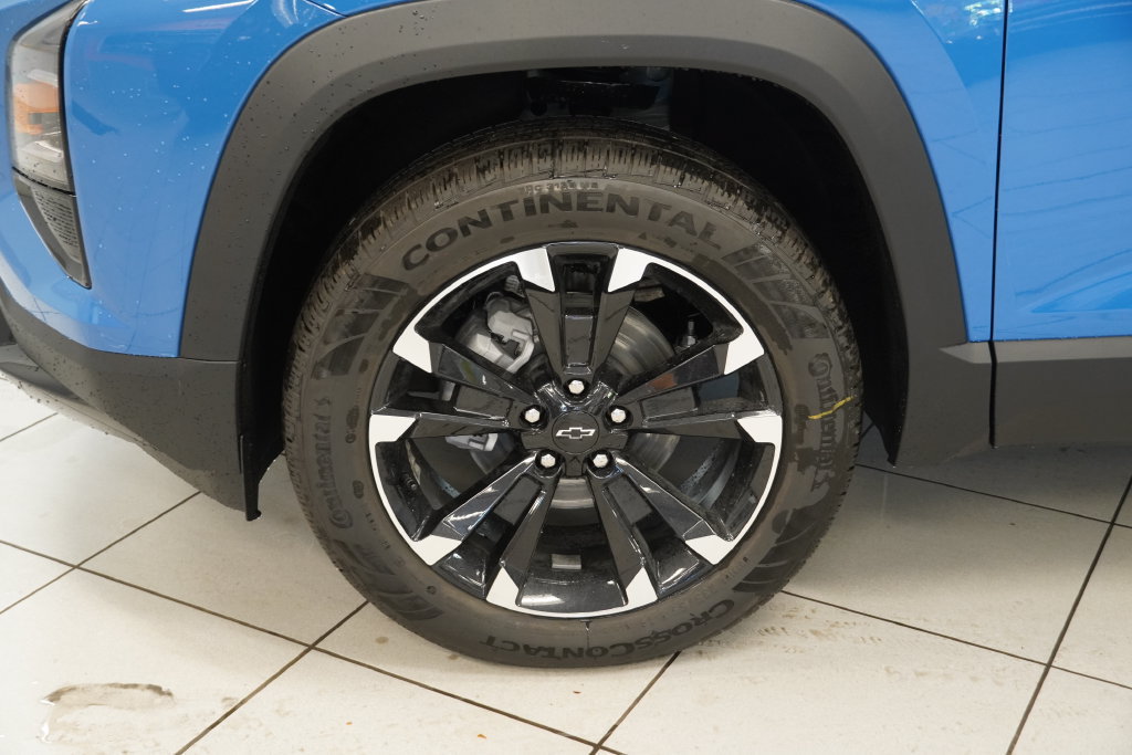New 2027 Chevrolet Equinox RS w/ LPO, Floor Liner Package AWD/4WD image 16