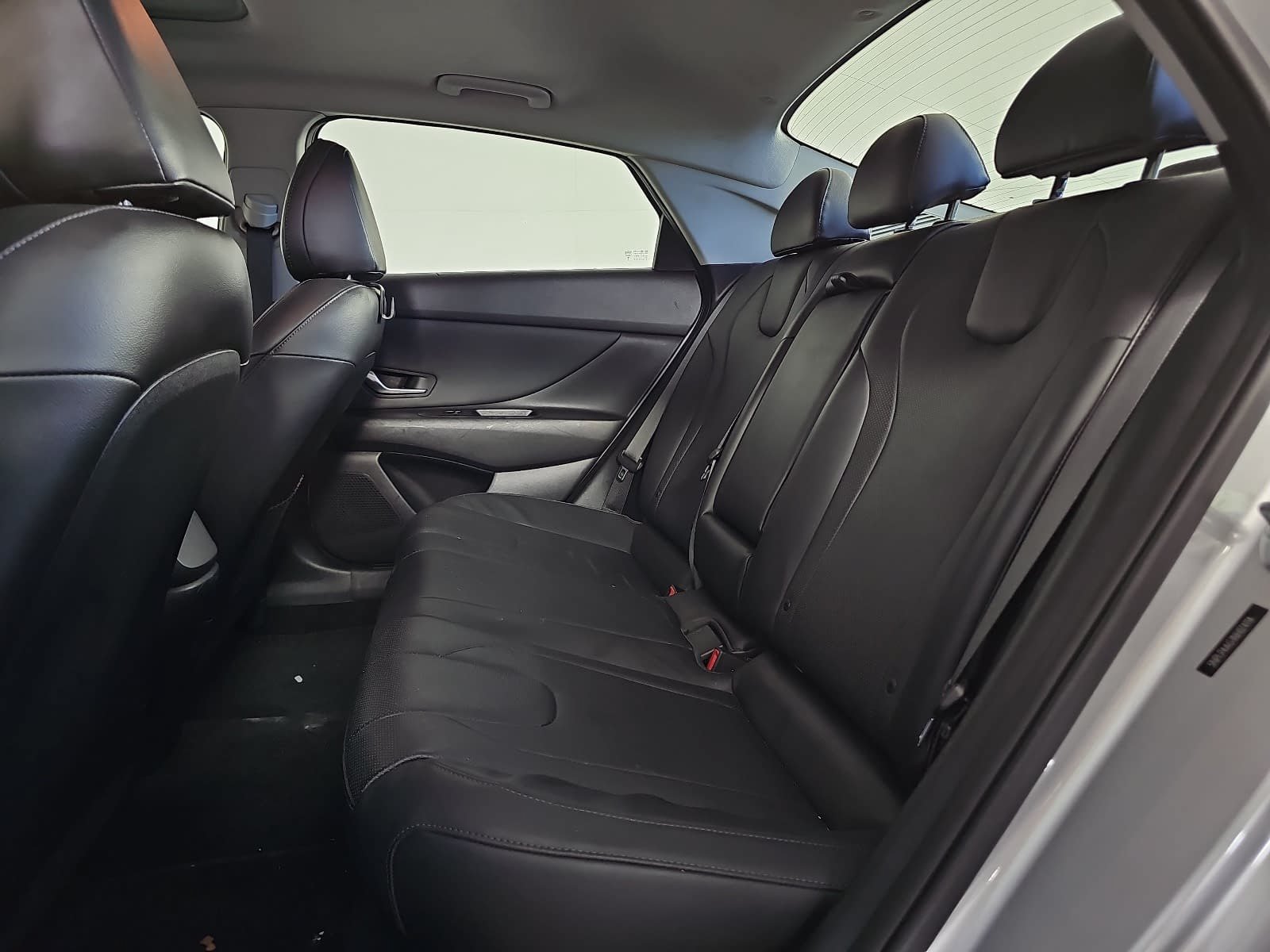 Used 2022 Hyundai Elantra Limited w/ Cargo Package FWD image 13