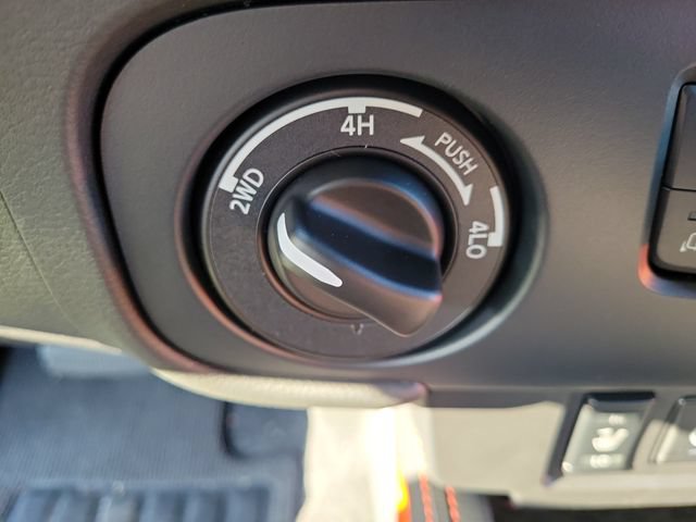 New 2026 Nissan Frontier PRO-4X w/ Pro-4x Convenience Package AWD/4WD image 32