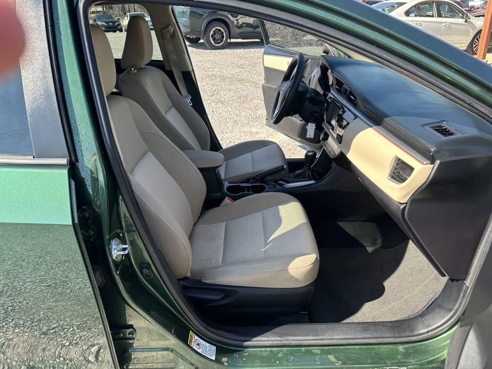 Used 2015 Toyota Corolla LE image 17