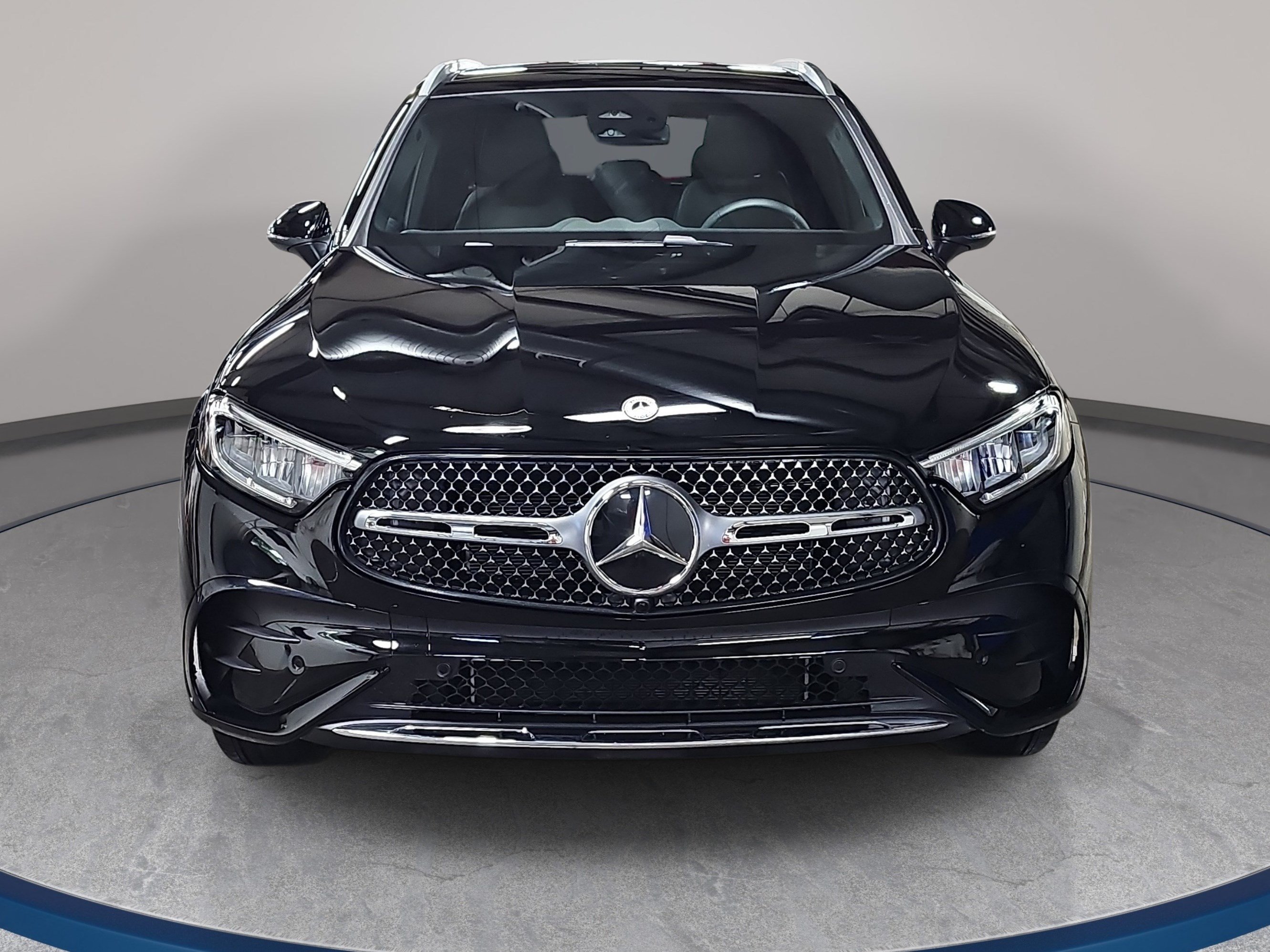 Used 2026 Mercedes-Benz GLC 300 image 2