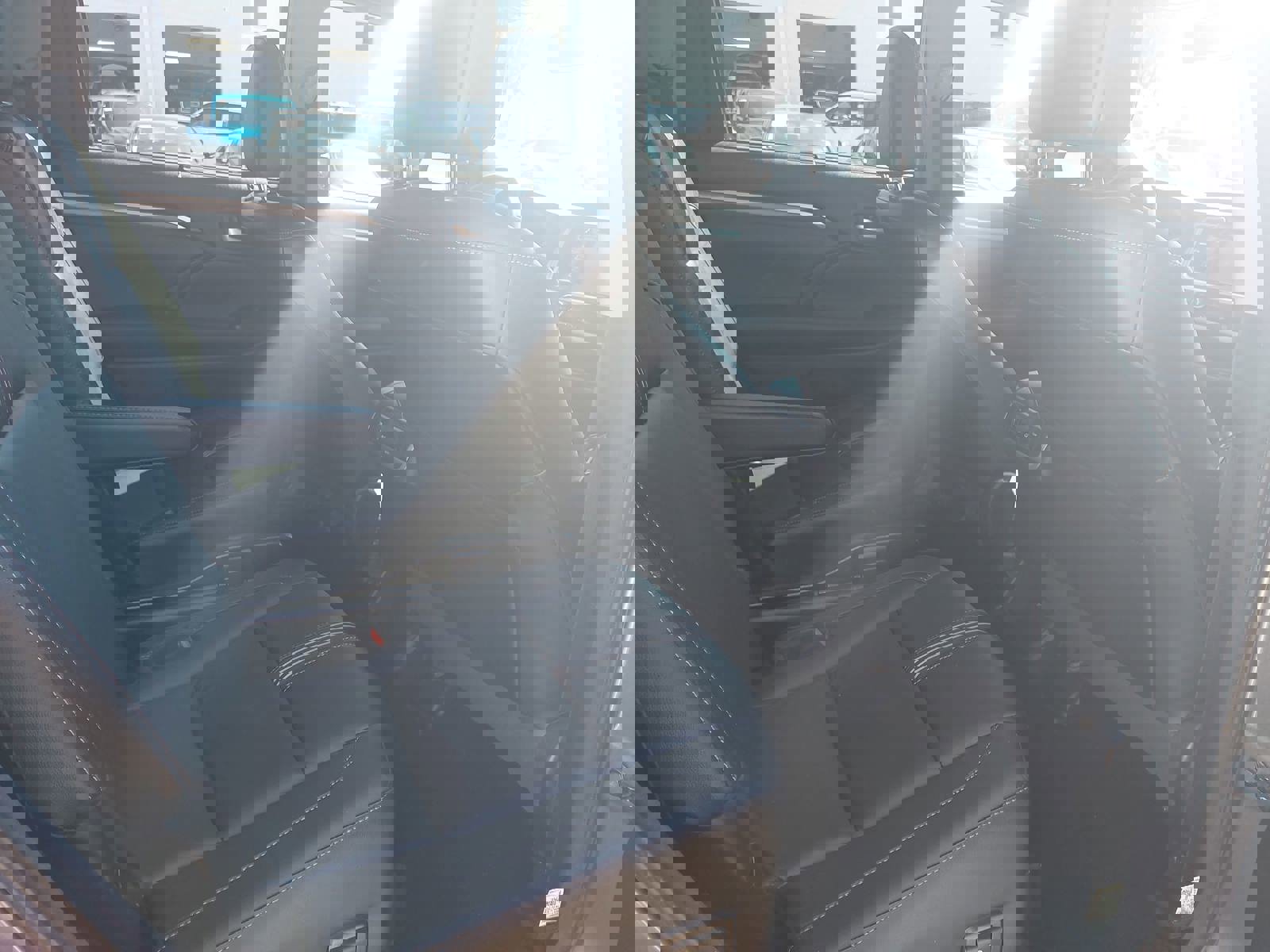 Used 2018 Toyota Highlander SE image 12