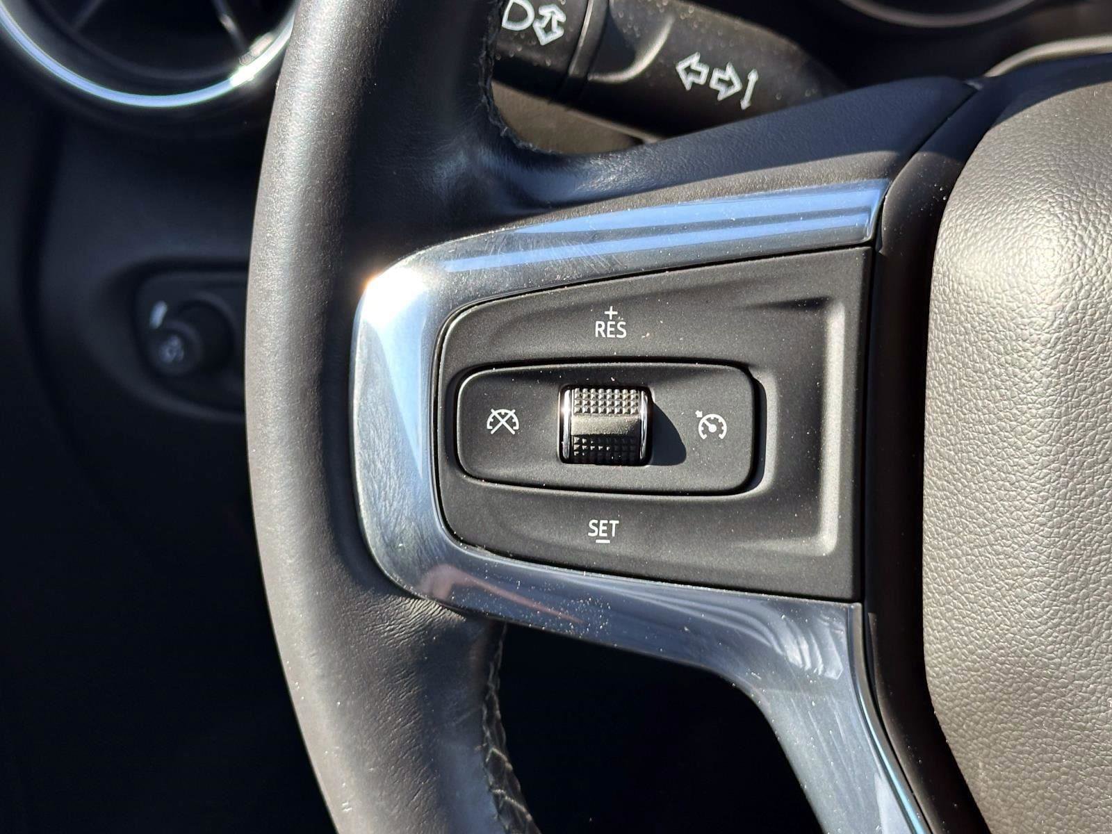 Used 2019 Chevrolet Blazer LT image 19