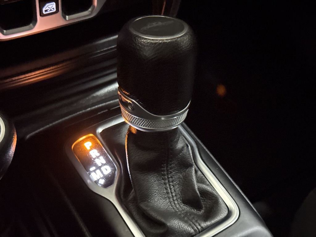 Used 2021 Jeep Gladiator Willys image 17