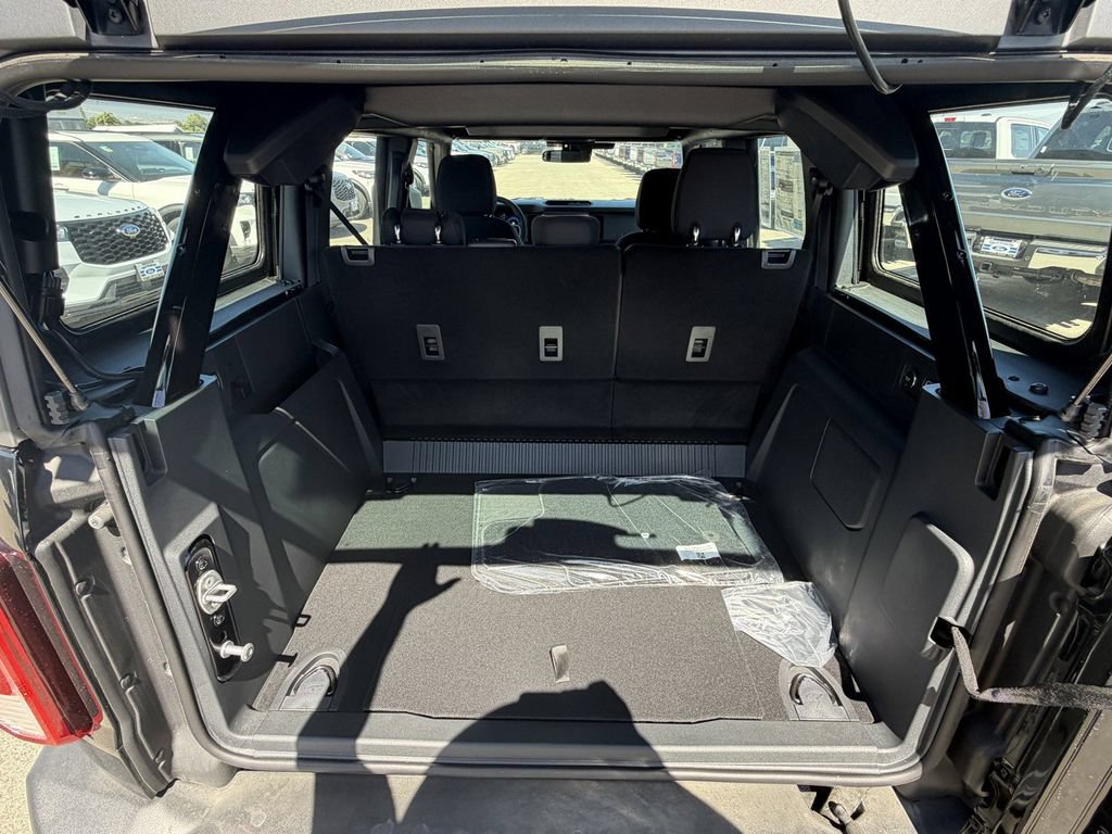 New 2025 Ford Bronco 4-Door AWD/4WD image 19