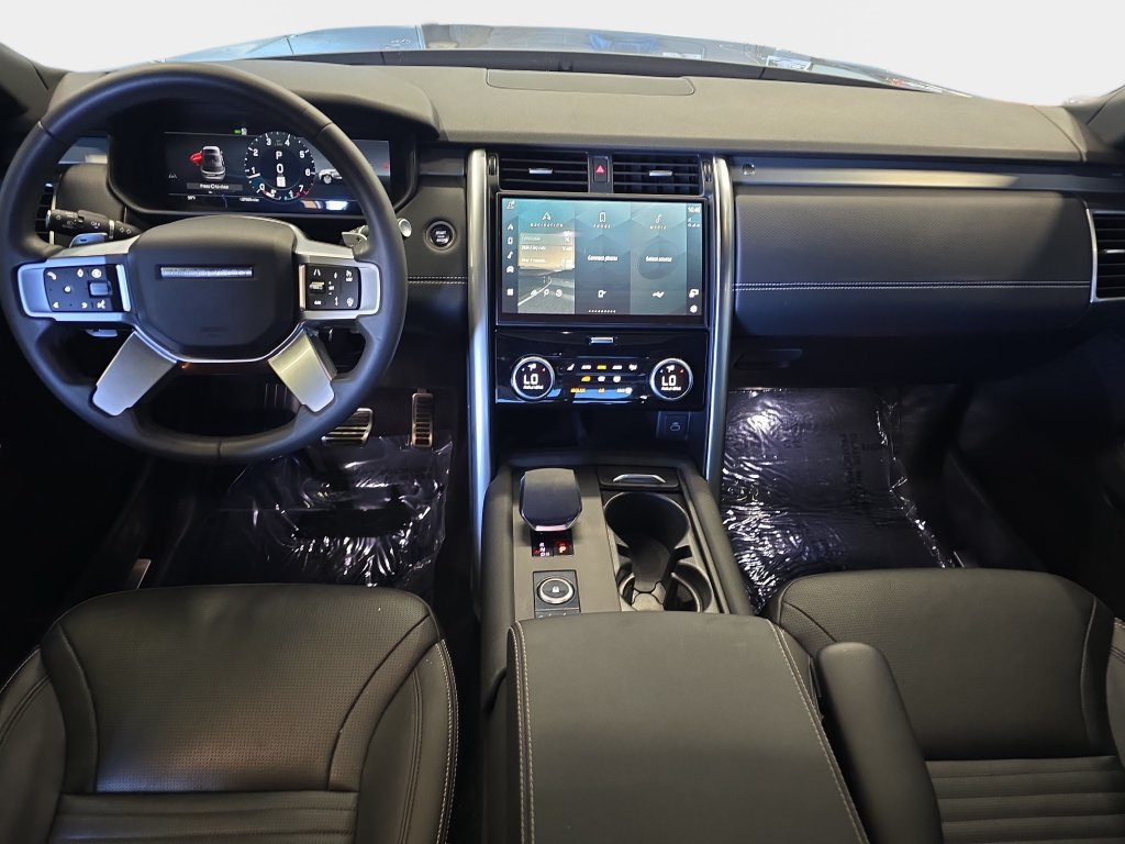 Certified 2024 Land Rover Discovery Dynamic SE AWD/4WD image 10