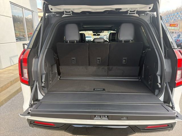 New 2026 Ford Expedition Platinum w/ Stealth Appearance Package image 15