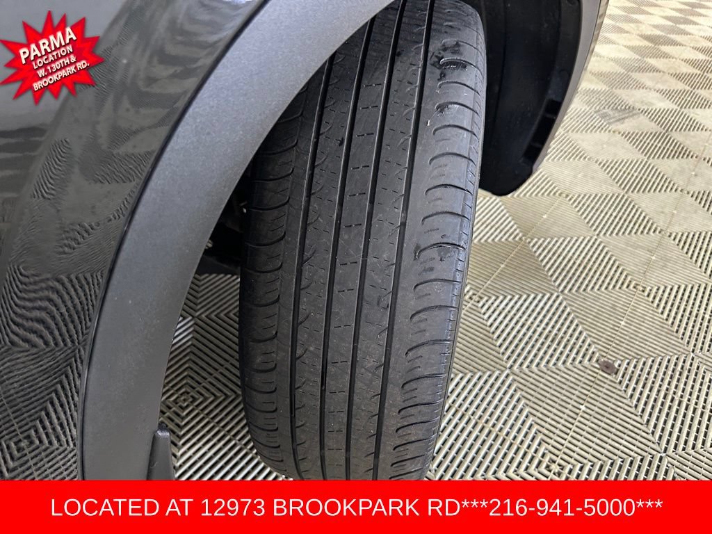 Used 2023 Hyundai Venue SEL FWD image 28