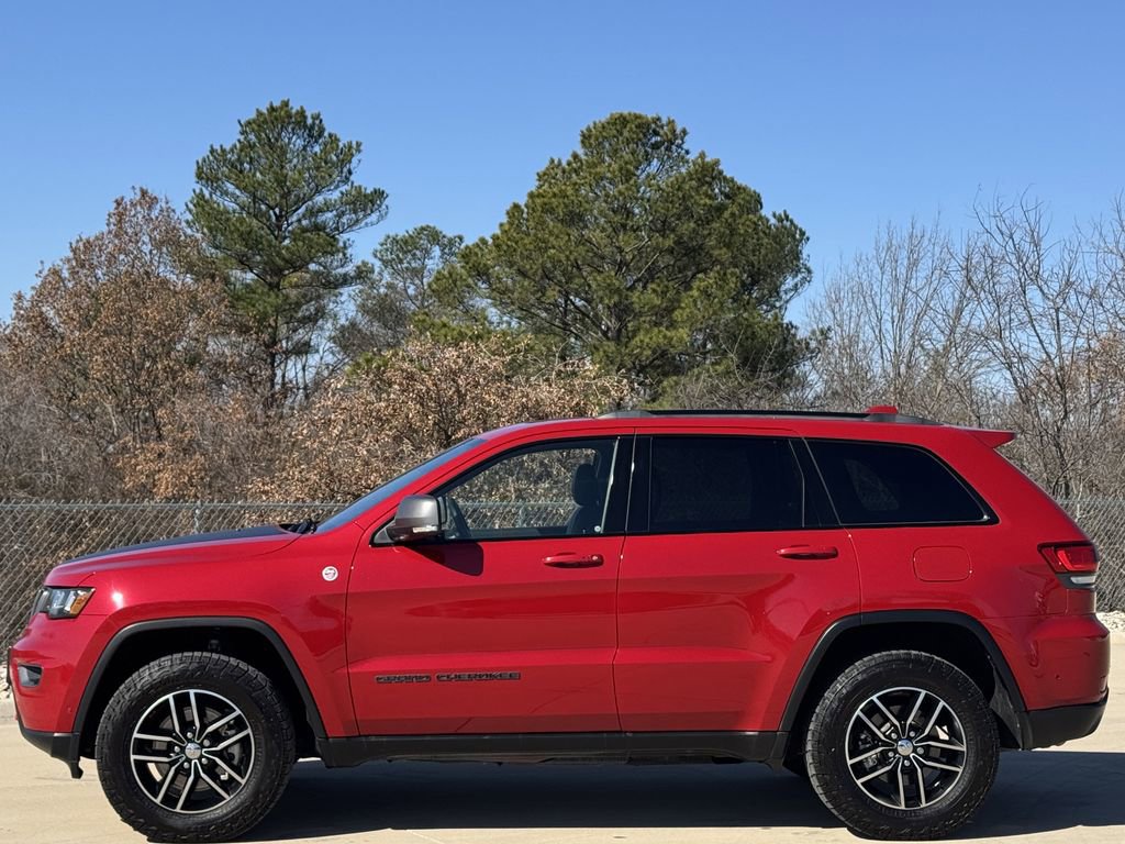 Used 2021 Jeep Grand Cherokee Trailhawk image 3