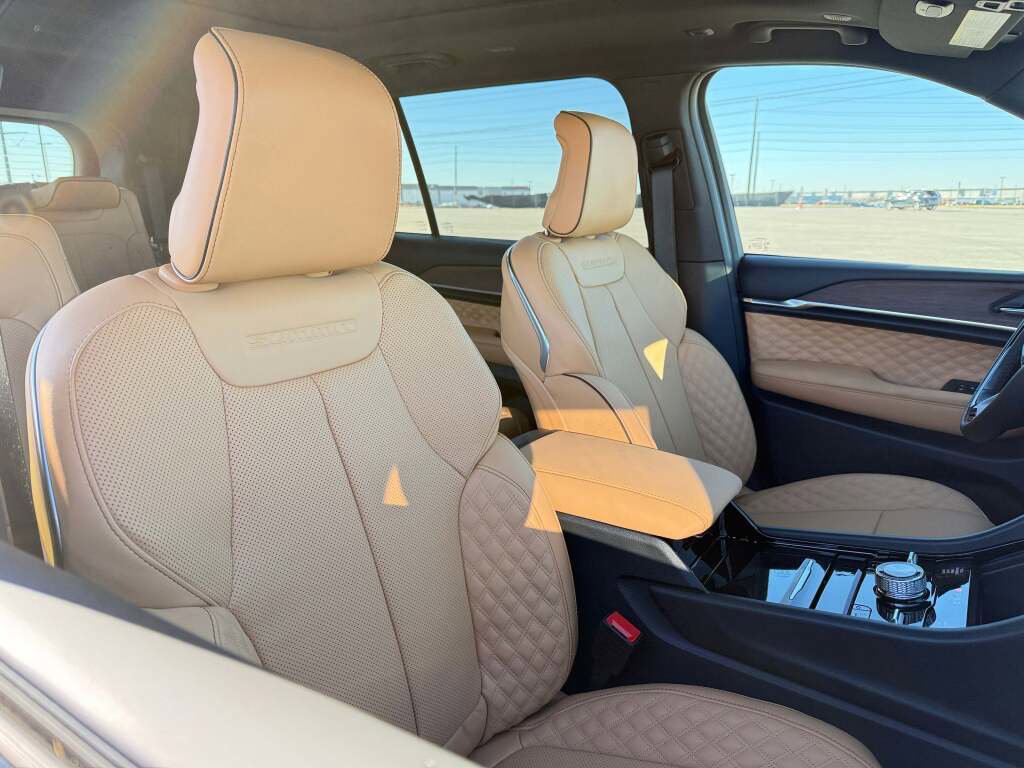 New 2025 Jeep Grand Cherokee L Summit image 23