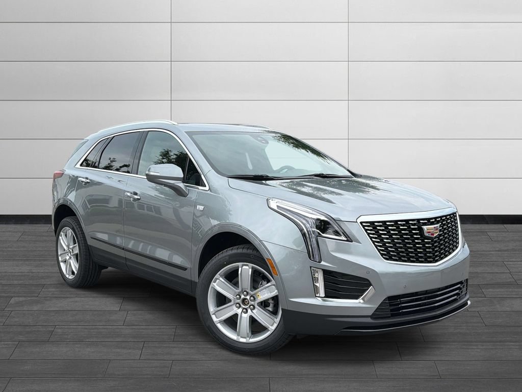 New 2026 Cadillac XT5 Luxury w/ LPO, ONYX Package FWD image 3