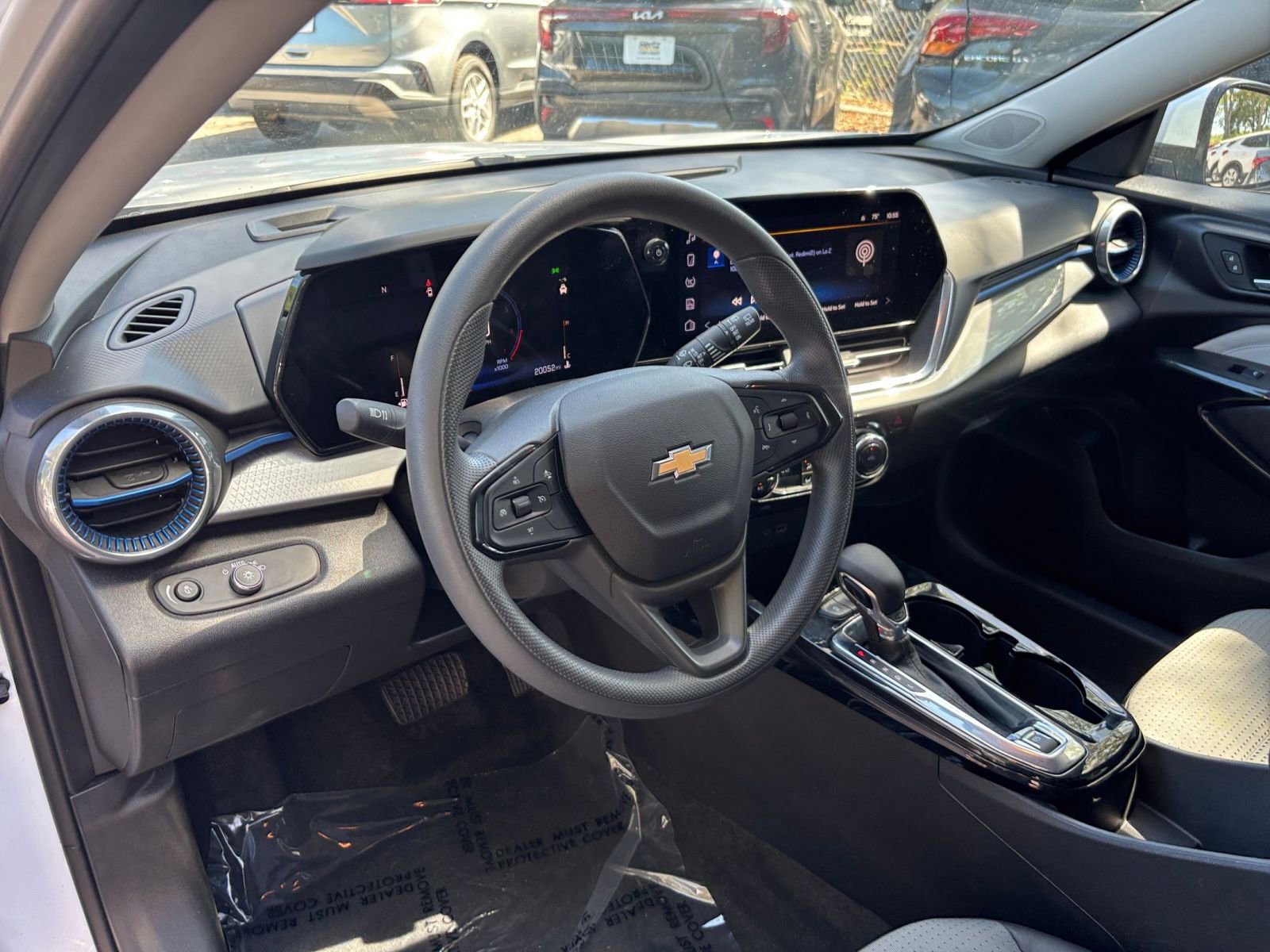 Used 2025 Chevrolet Trax LT image 33