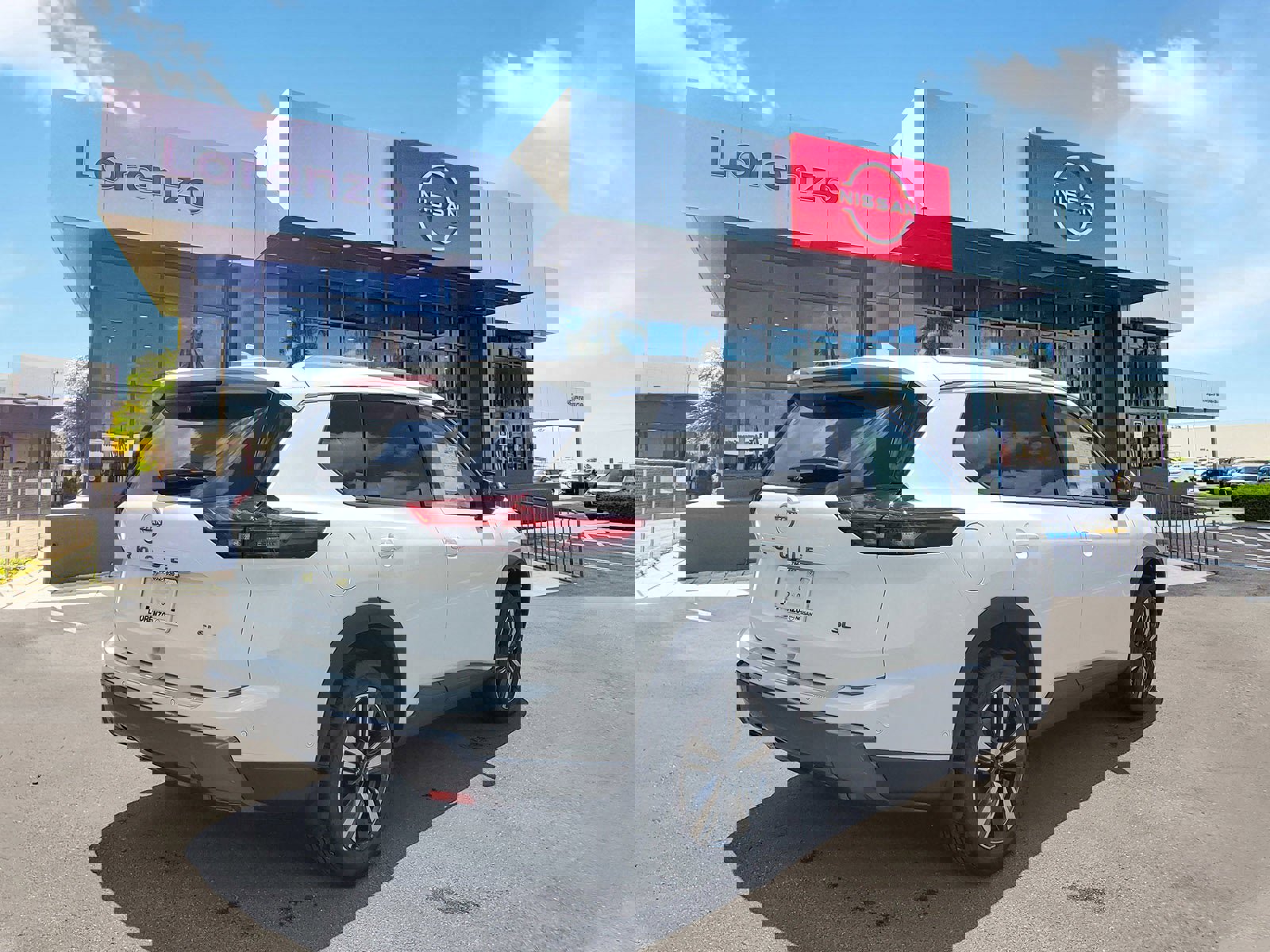 New 2025 Nissan Rogue SL w/ SL Premium Package image 4