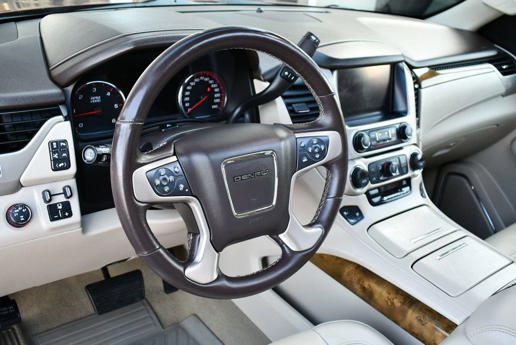 Used 2016 GMC Yukon Denali w/ Open Road Package image 12