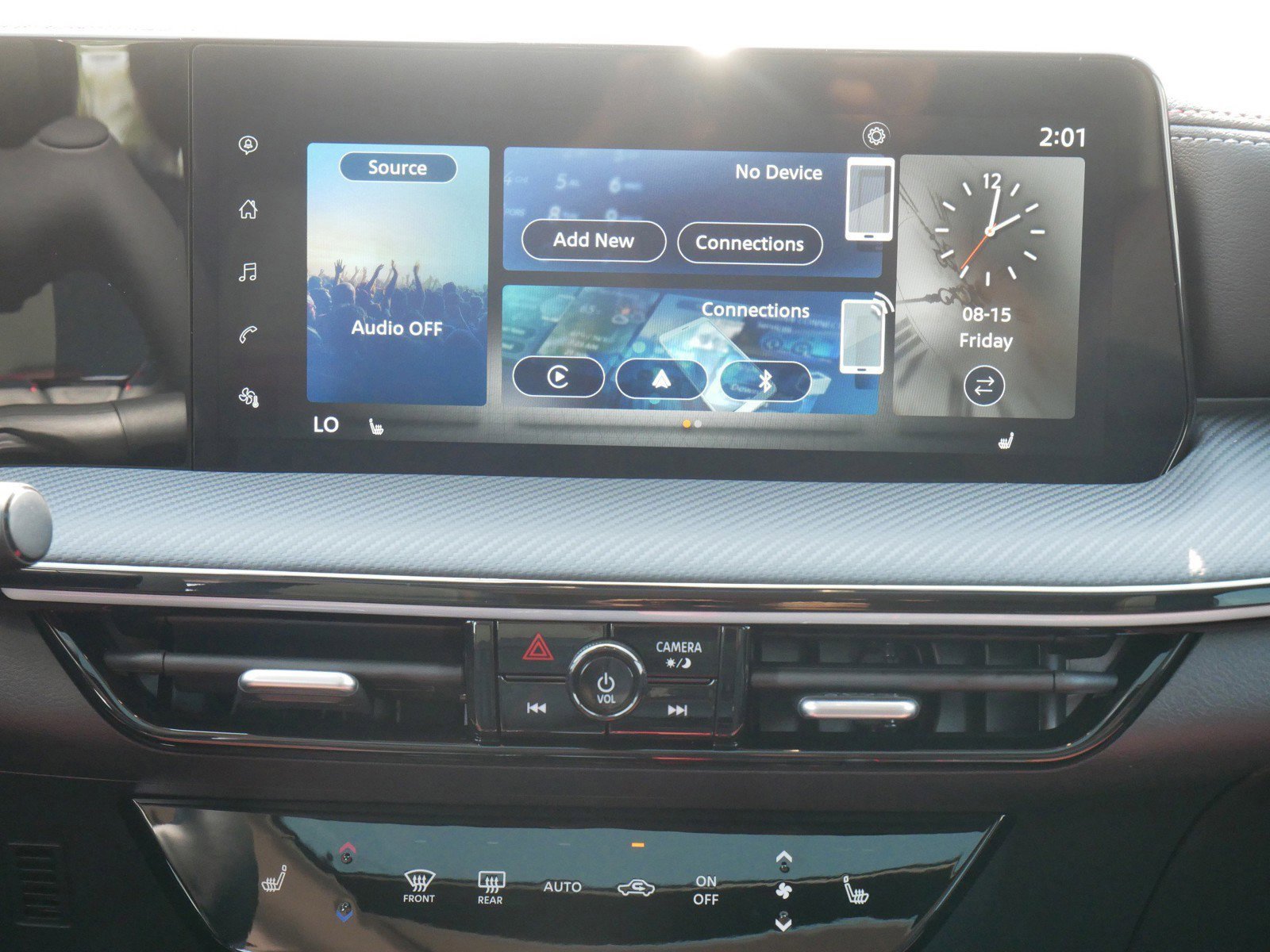 New 2025 Nissan Kicks SR w/ SR Premium Package image 8