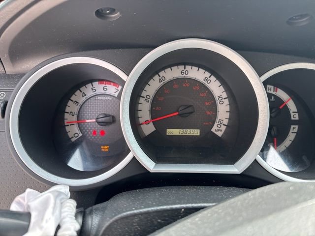 Used 2015 Toyota Tacoma 4x4 Access Cab V6 w/ TRD Off-Road Package image 4