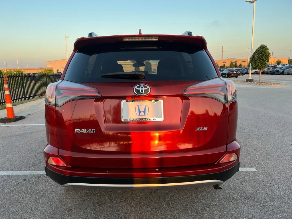 Used 2018 Toyota RAV4 XLE w/ Plus Extra Value Package FWD image 5