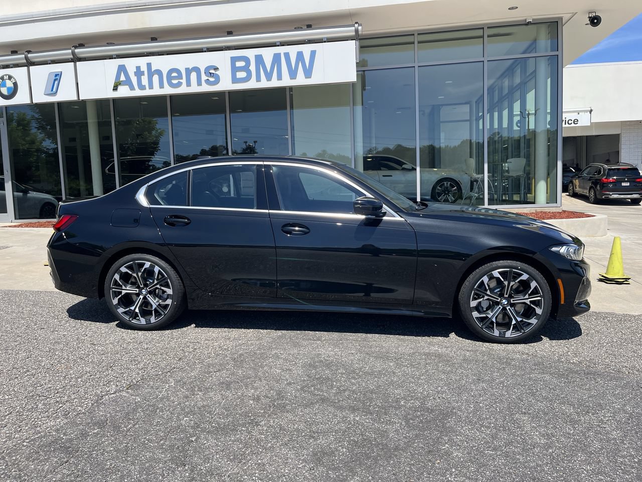 Used 2026 BMW 330i xDrive Sedan w/ Premium Package AWD/4WD image 9