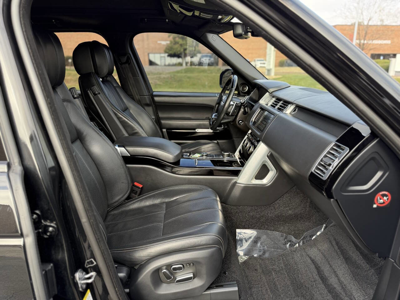 Used 2015 Land Rover Range Rover Autobiography image 15