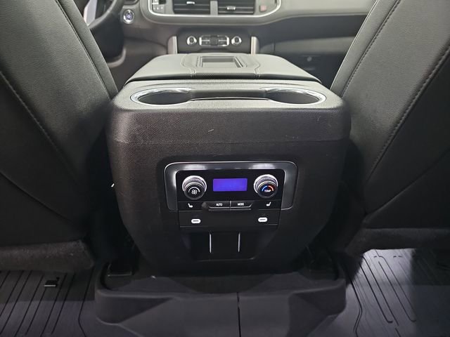 Used 2023 GMC Yukon XL SLT w/ SLT Premium Package AWD/4WD image 43