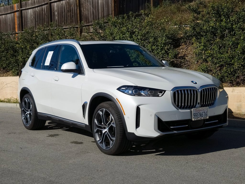 Used 2025 BMW X5 sDrive40i w/ Parking Assistance Package image 2