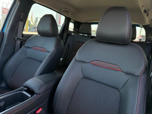 New 2025 Nissan Kicks SR image 15