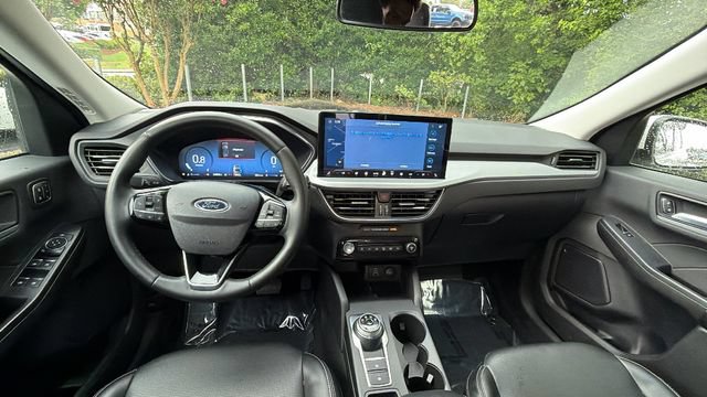 Certified 2024 Ford Escape Platinum AWD/4WD image 23