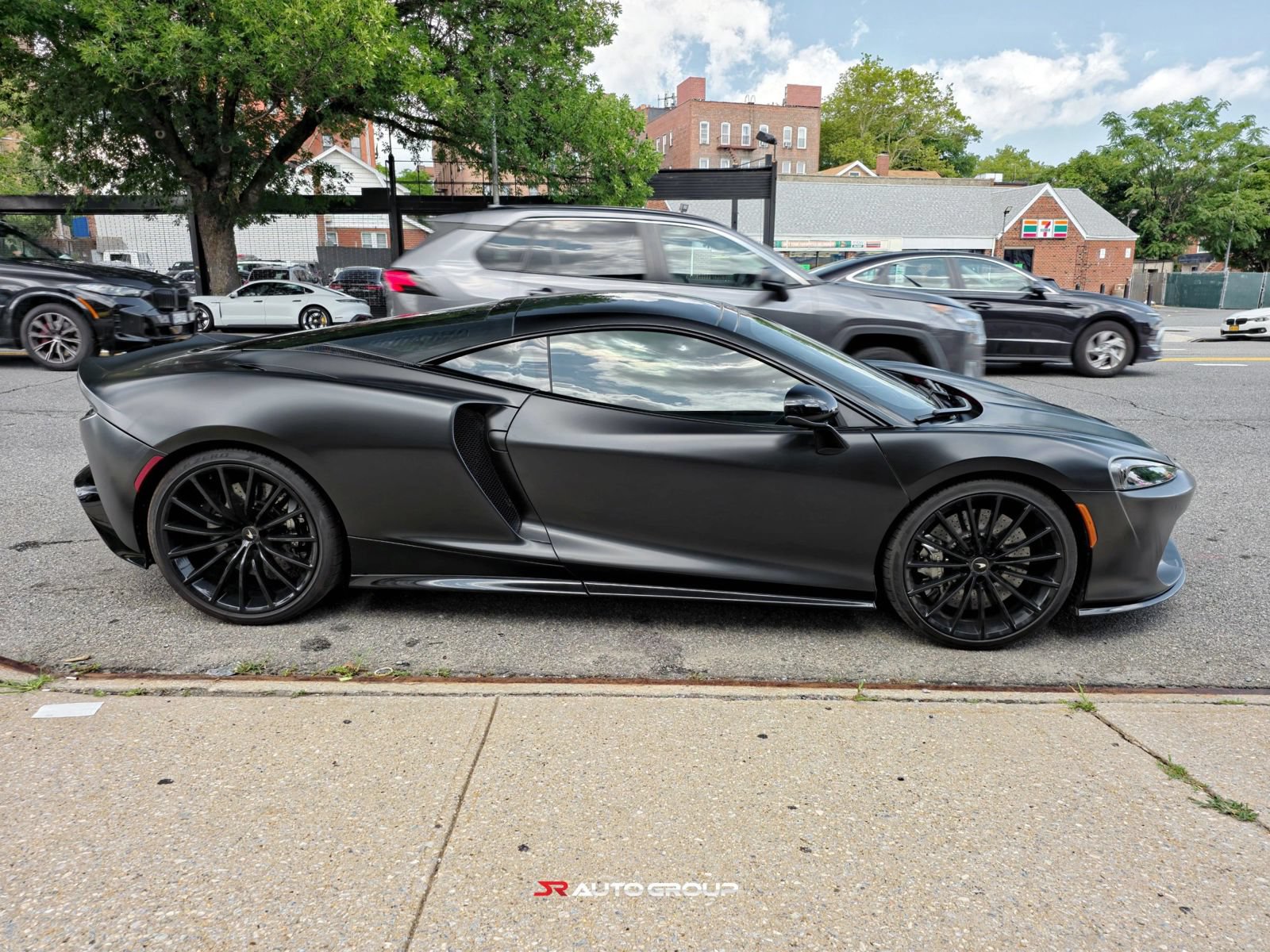 Used 2020 McLaren GT RWD image 7
