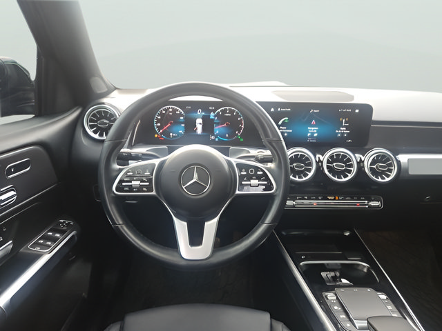 Used 2023 Mercedes-Benz GLB 250 4MATIC image 10