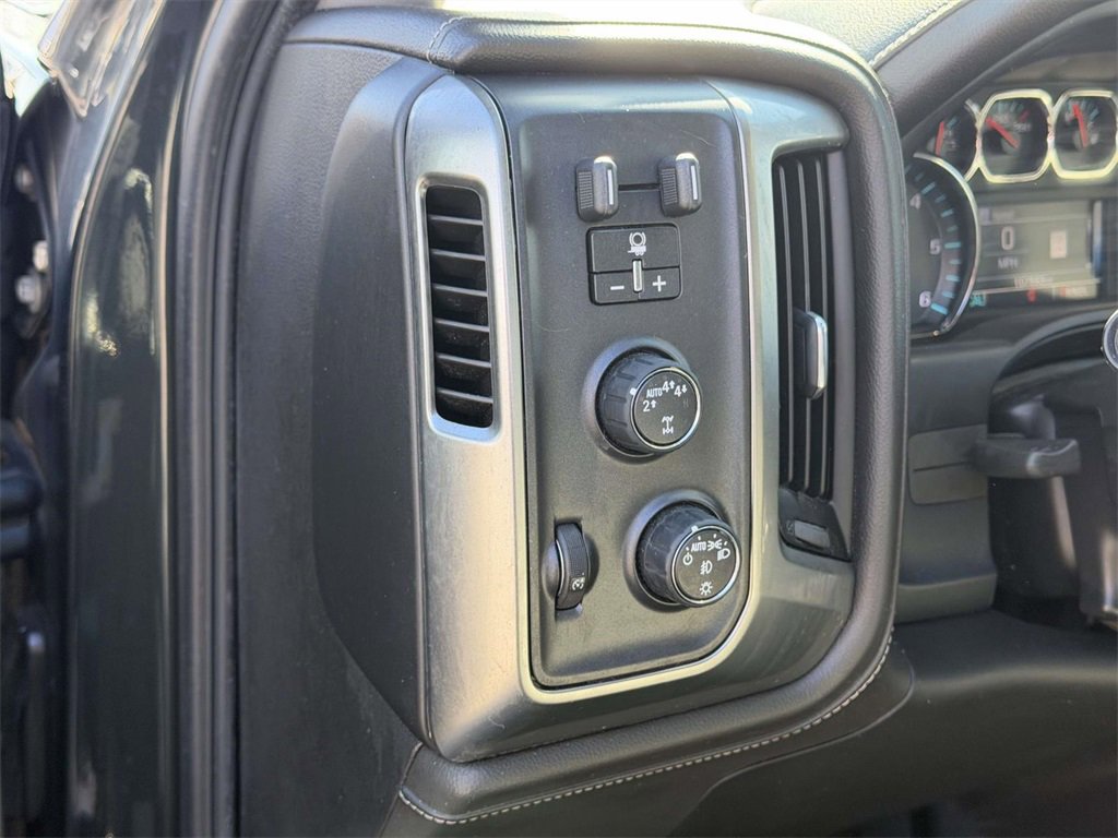 Used 2018 Chevrolet Silverado 1500 LTZ Z71 image 17
