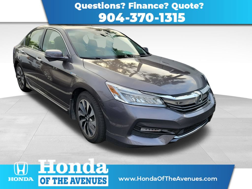 Used 2017 Honda Accord Touring image 1