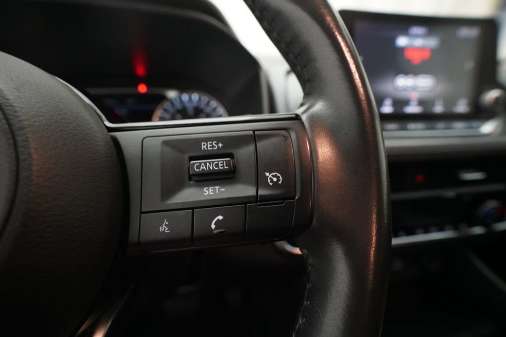 Used 2021 Nissan Rogue S AWD/4WD image 18