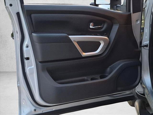Used 2020 Nissan Titan SV w/ SV Convenience Package AWD/4WD image 10