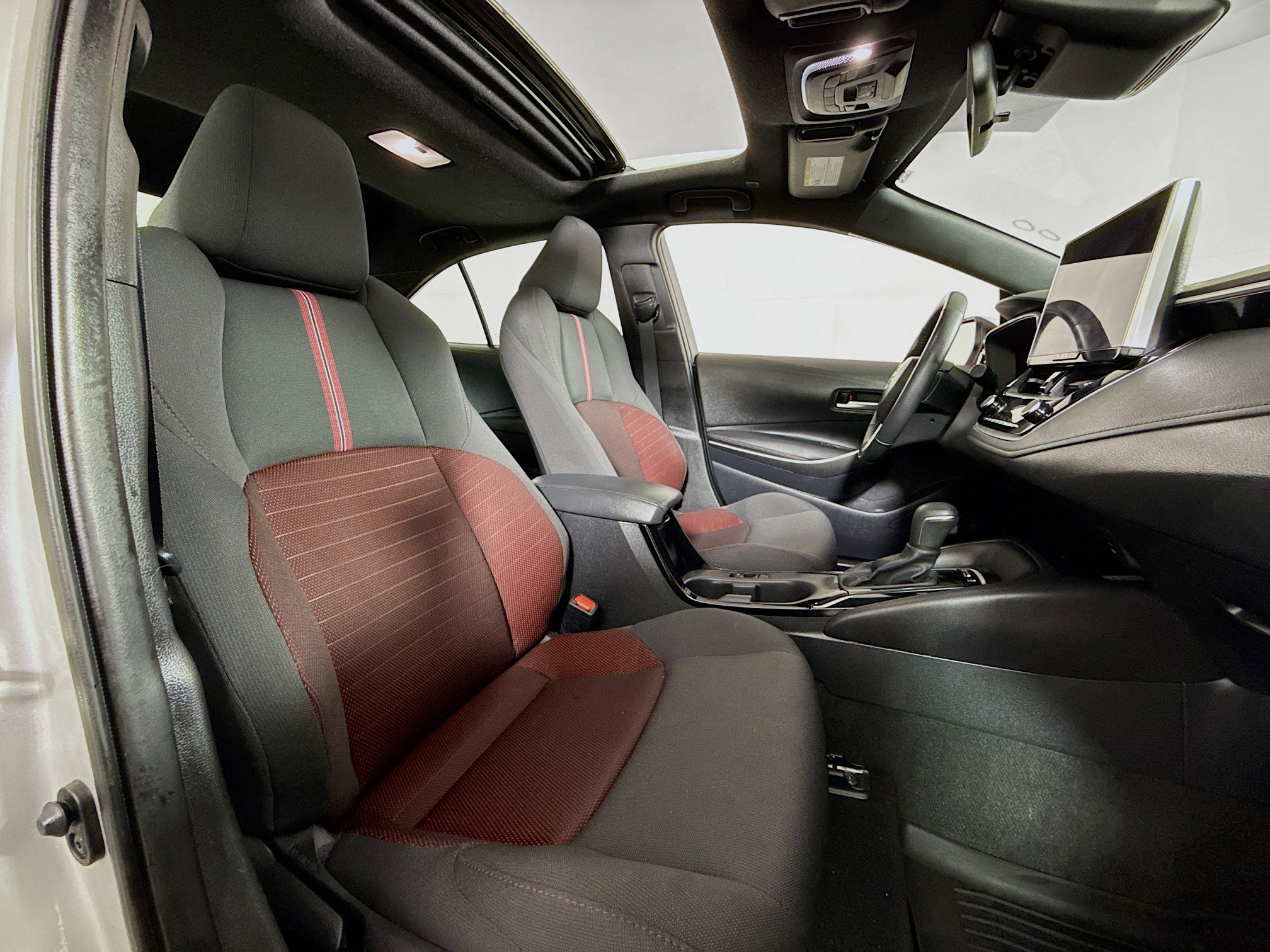 Certified 2025 Toyota Corolla SE w/ SE Premium Package image 25