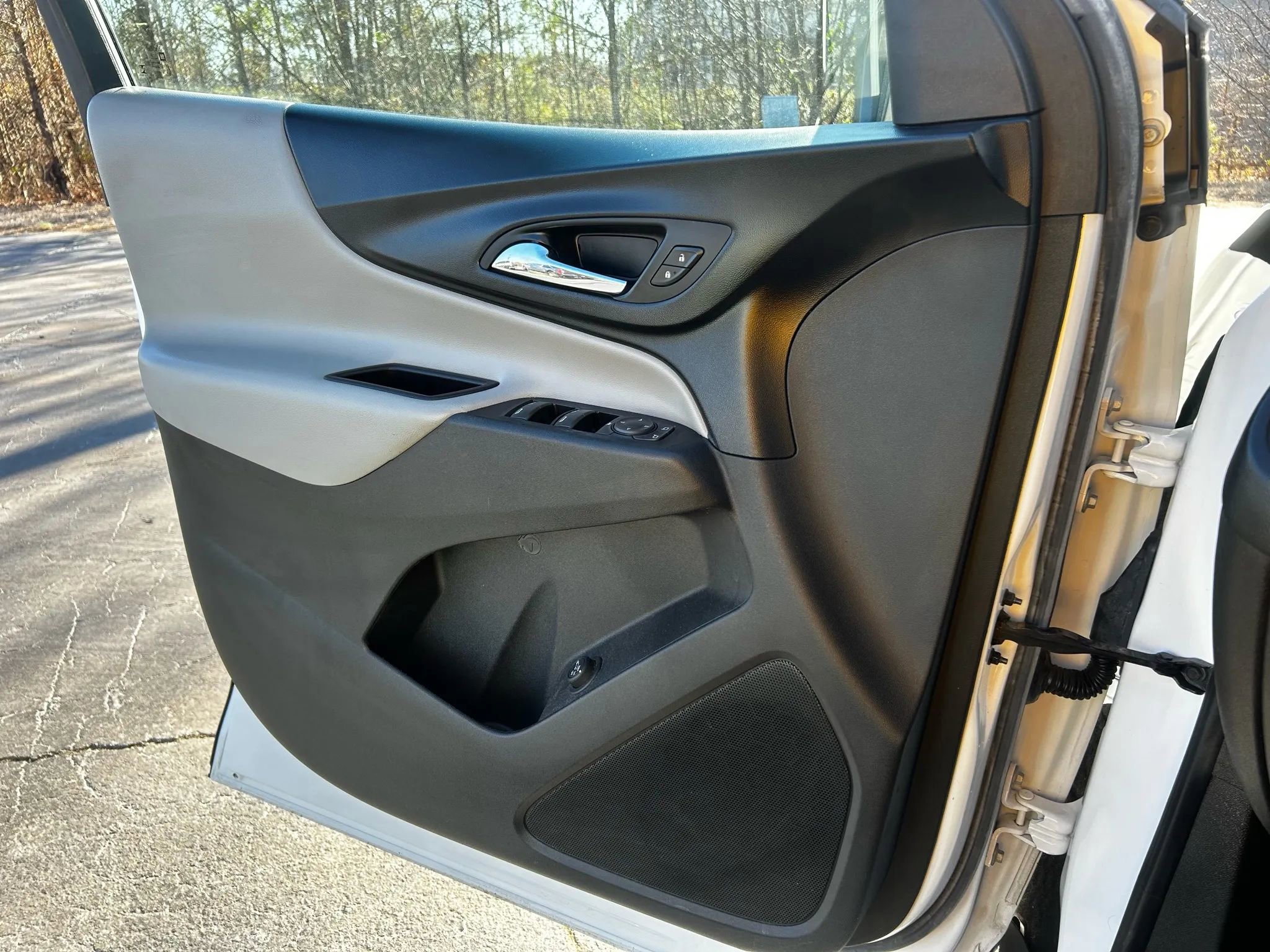 Used 2022 Chevrolet Equinox LT w/ Driver Convenience Package image 23