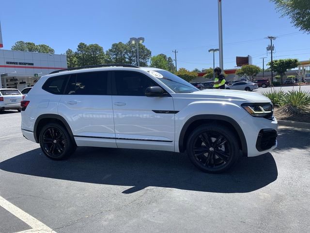 Used 2022 Volkswagen Atlas SEL R-Line AWD/4WD image 9