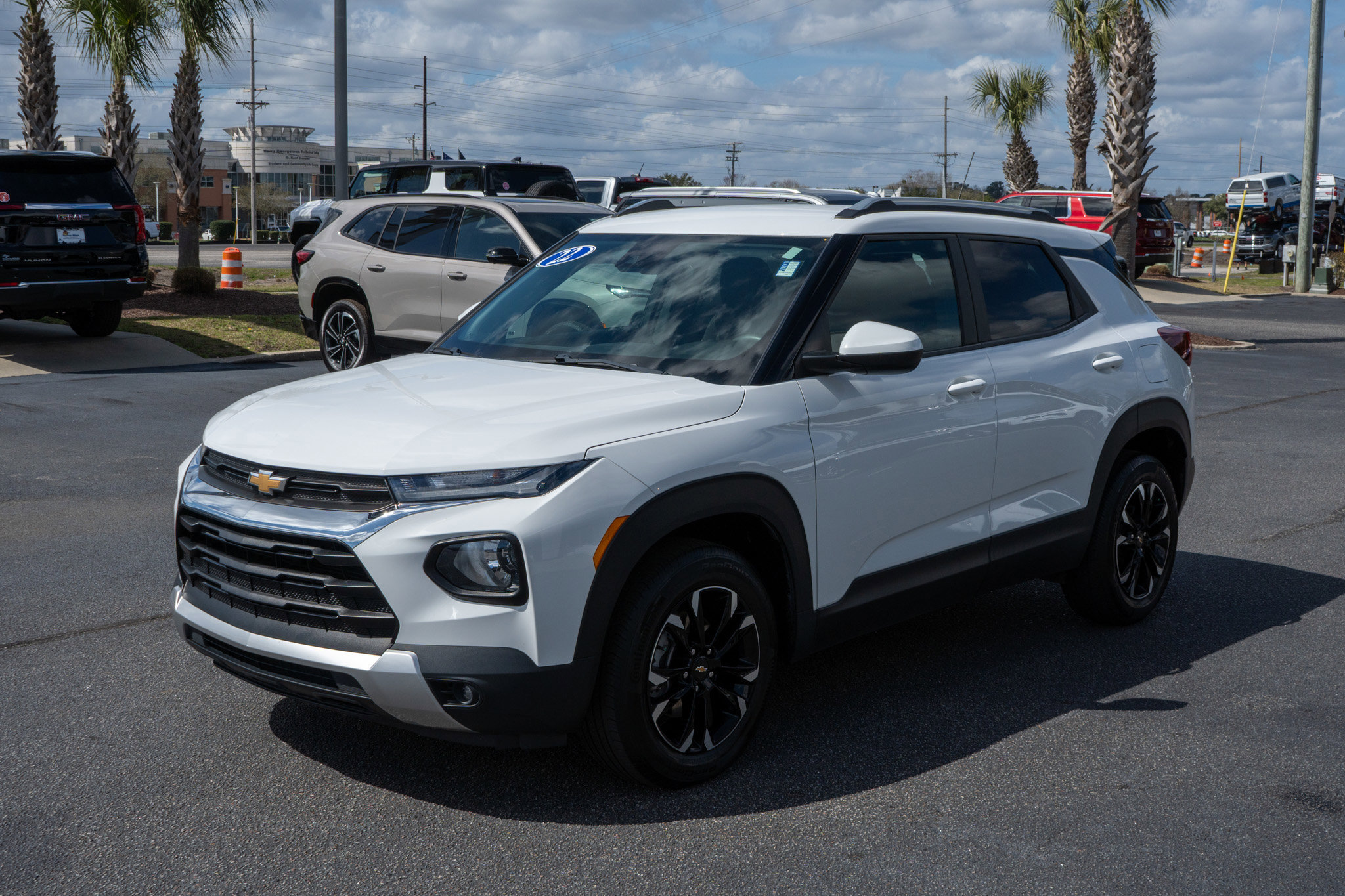 Certified 2022 Chevrolet TrailBlazer LT w/ Driver Confidence Package image 7