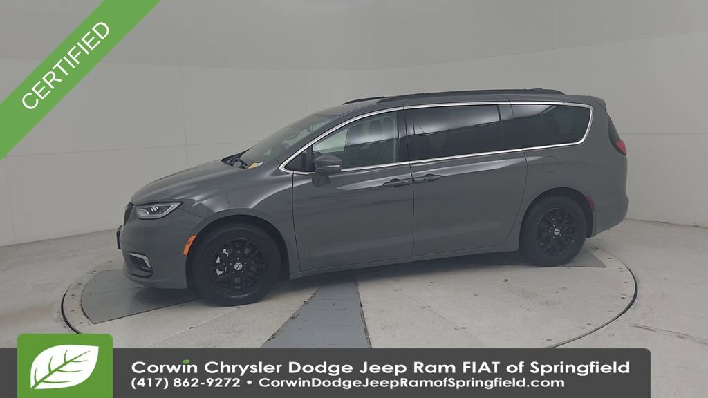 Certified 2022 Chrysler Pacifica Touring-L image 8