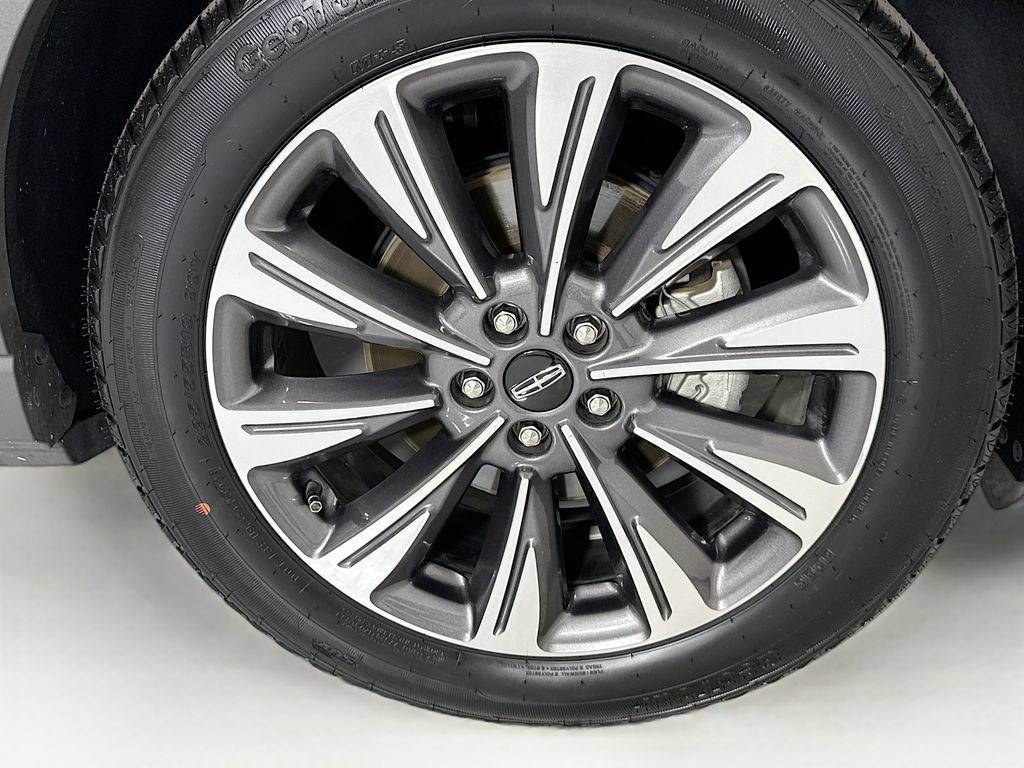 Used 2022 Lincoln Corsair Reserve w/ Equipment Group 201A FWD image 32