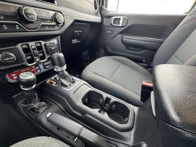 Used 2024 Jeep Wrangler Unlimited Rubicon AWD/4WD image 10