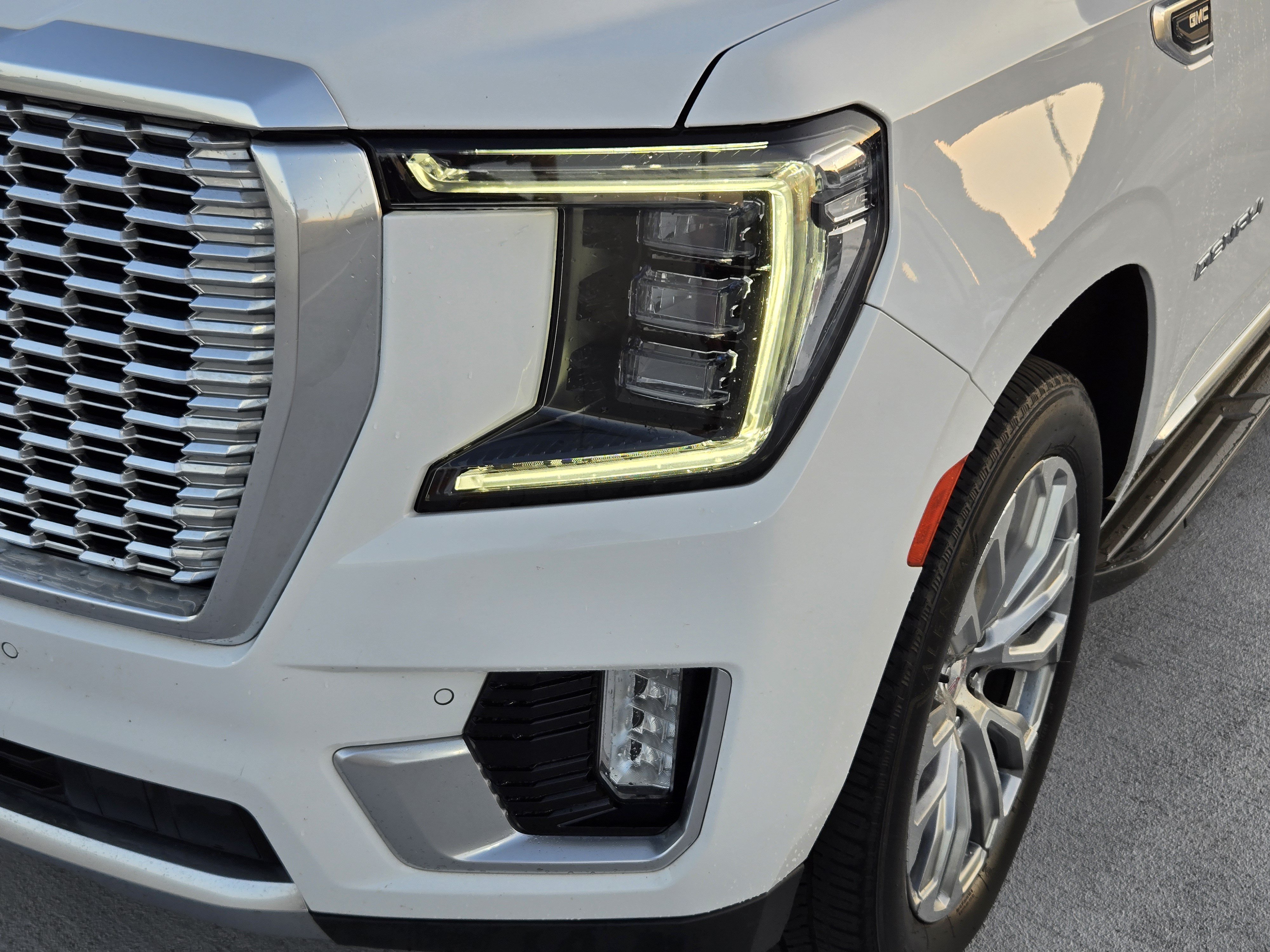 Used 2024 GMC Yukon XL Denali w/ Max Trailering Package RWD image 8