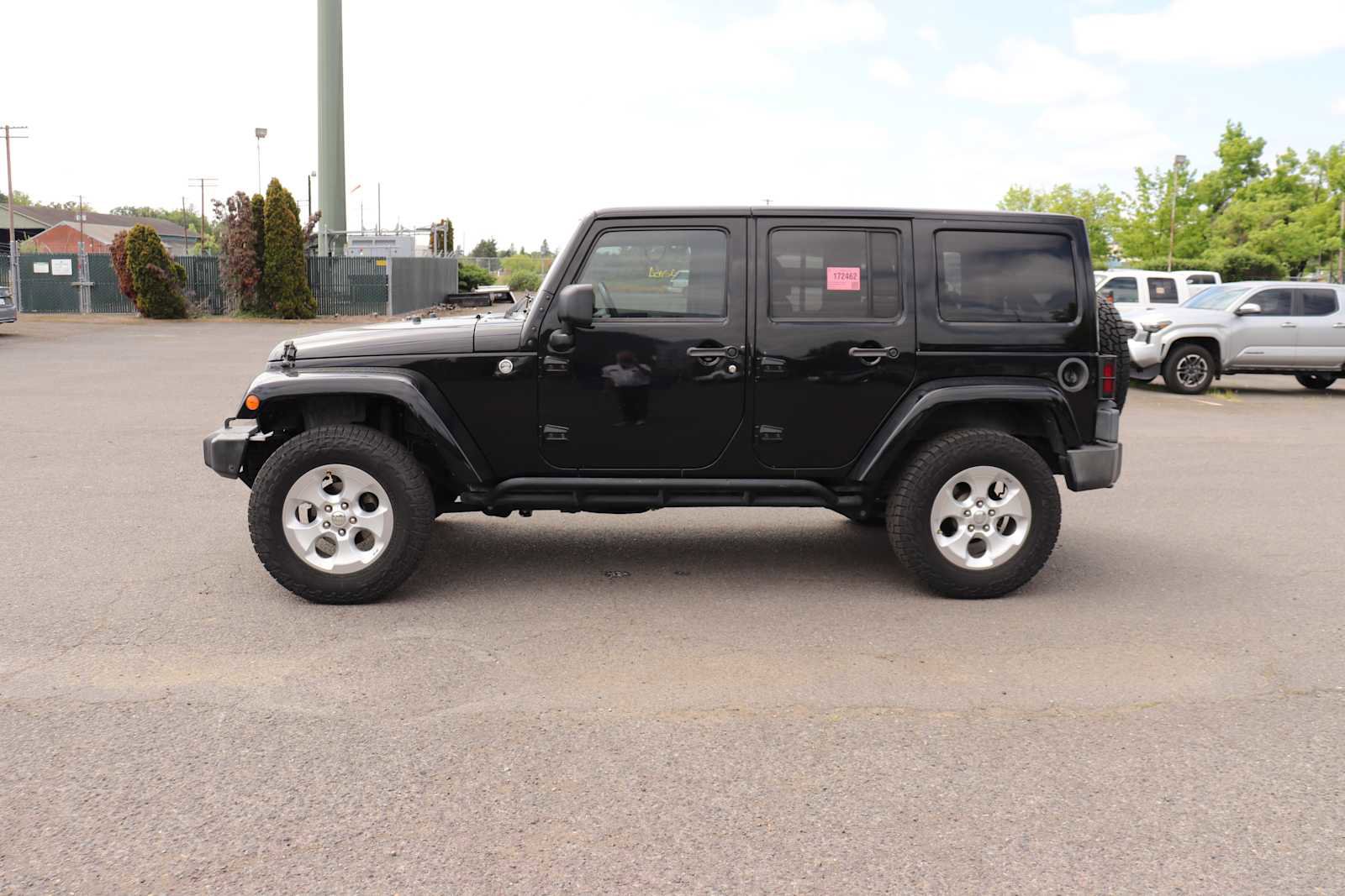 Used 2015 Jeep Wrangler Unlimited Sahara AWD/4WD image 8