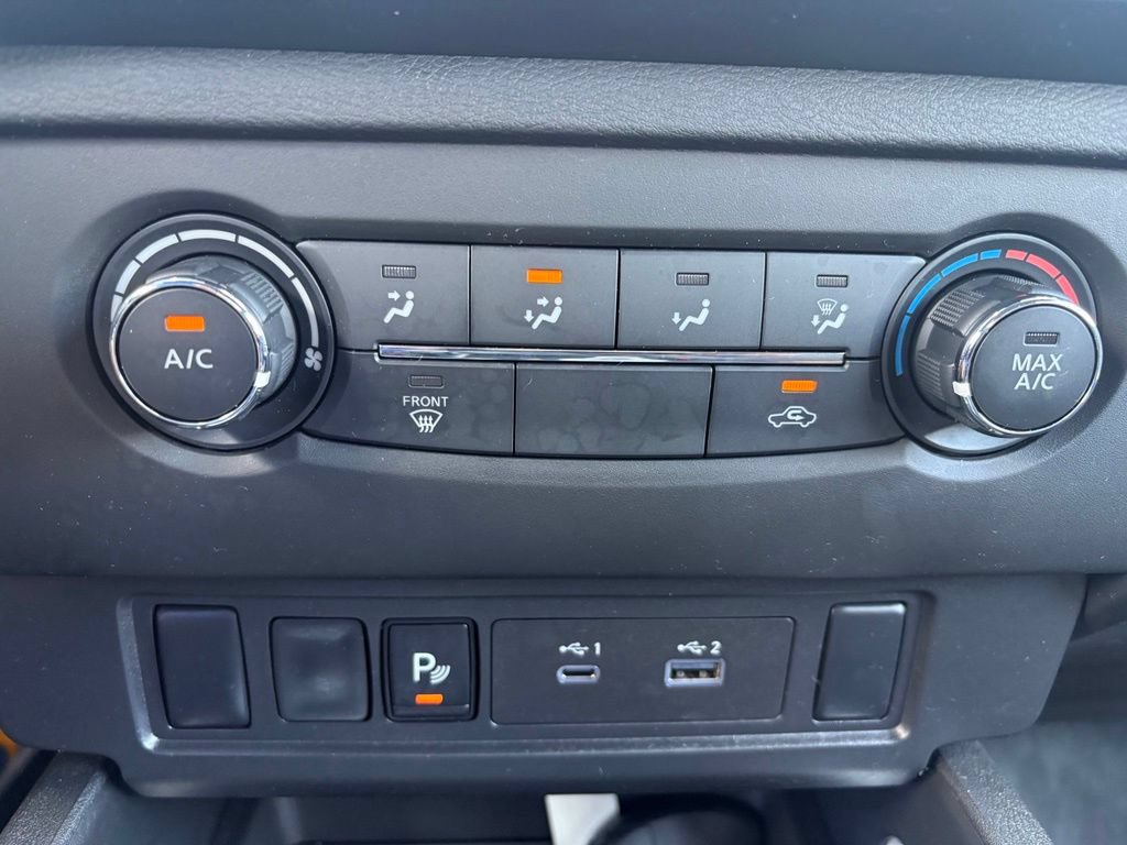 Used 2025 Nissan Frontier SV AWD/4WD image 17