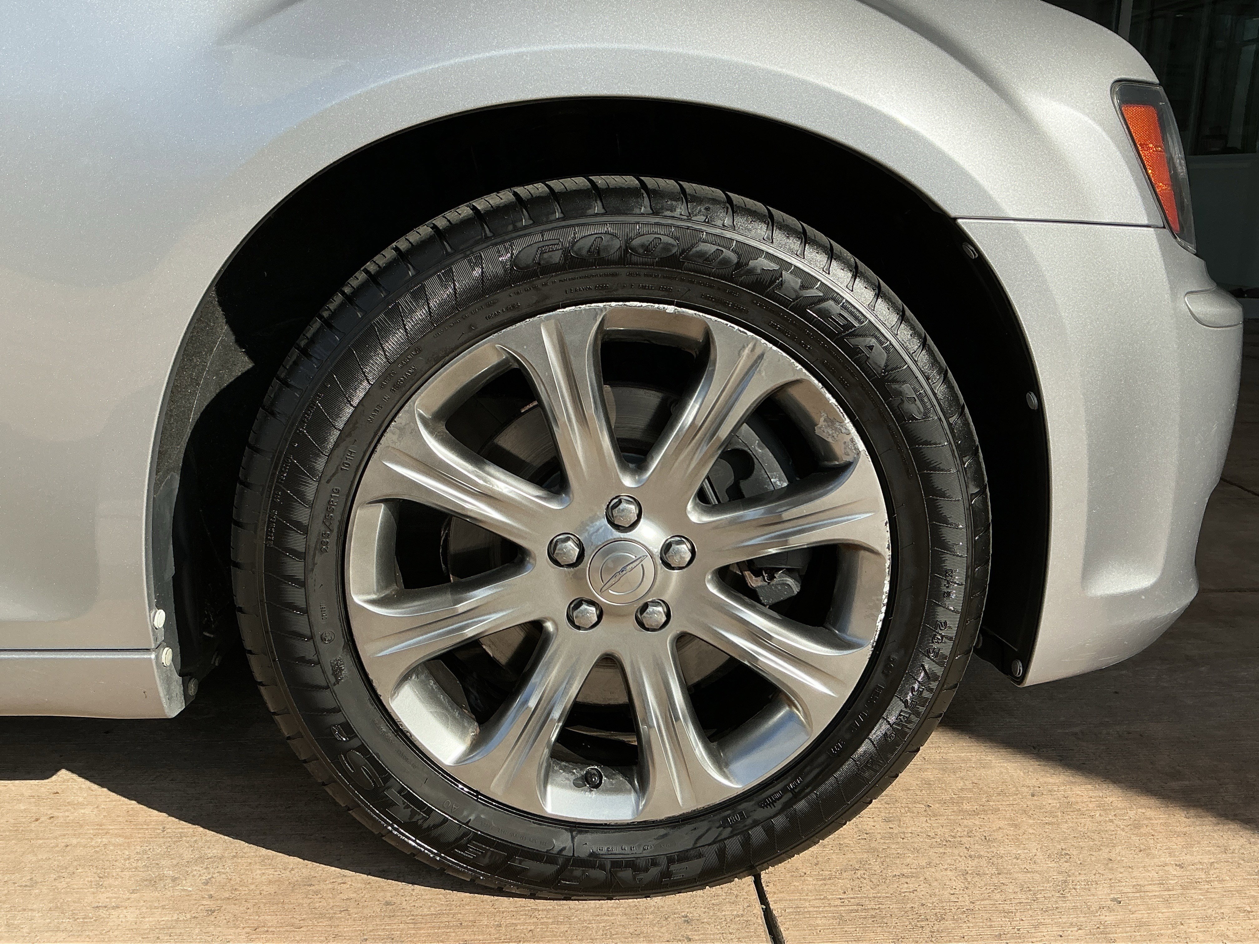 Used 2013 Chrysler 300 S image 28