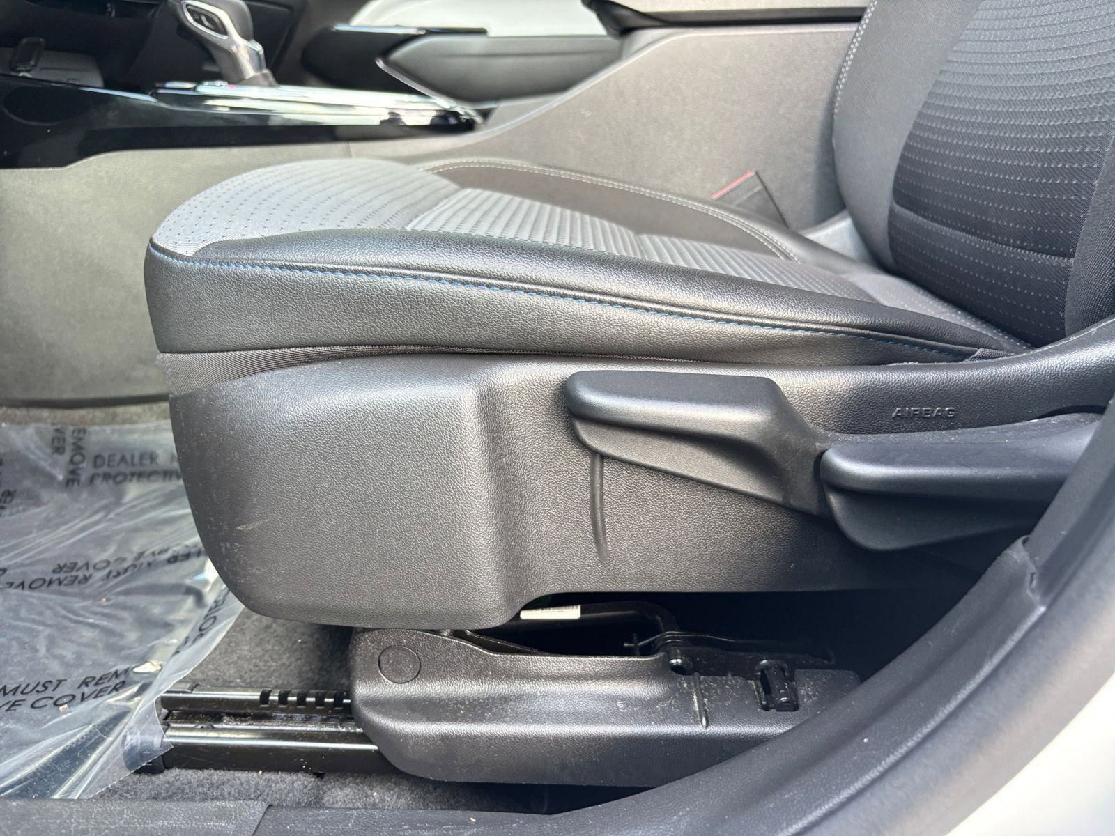 Used 2025 Chevrolet Trax LT image 28