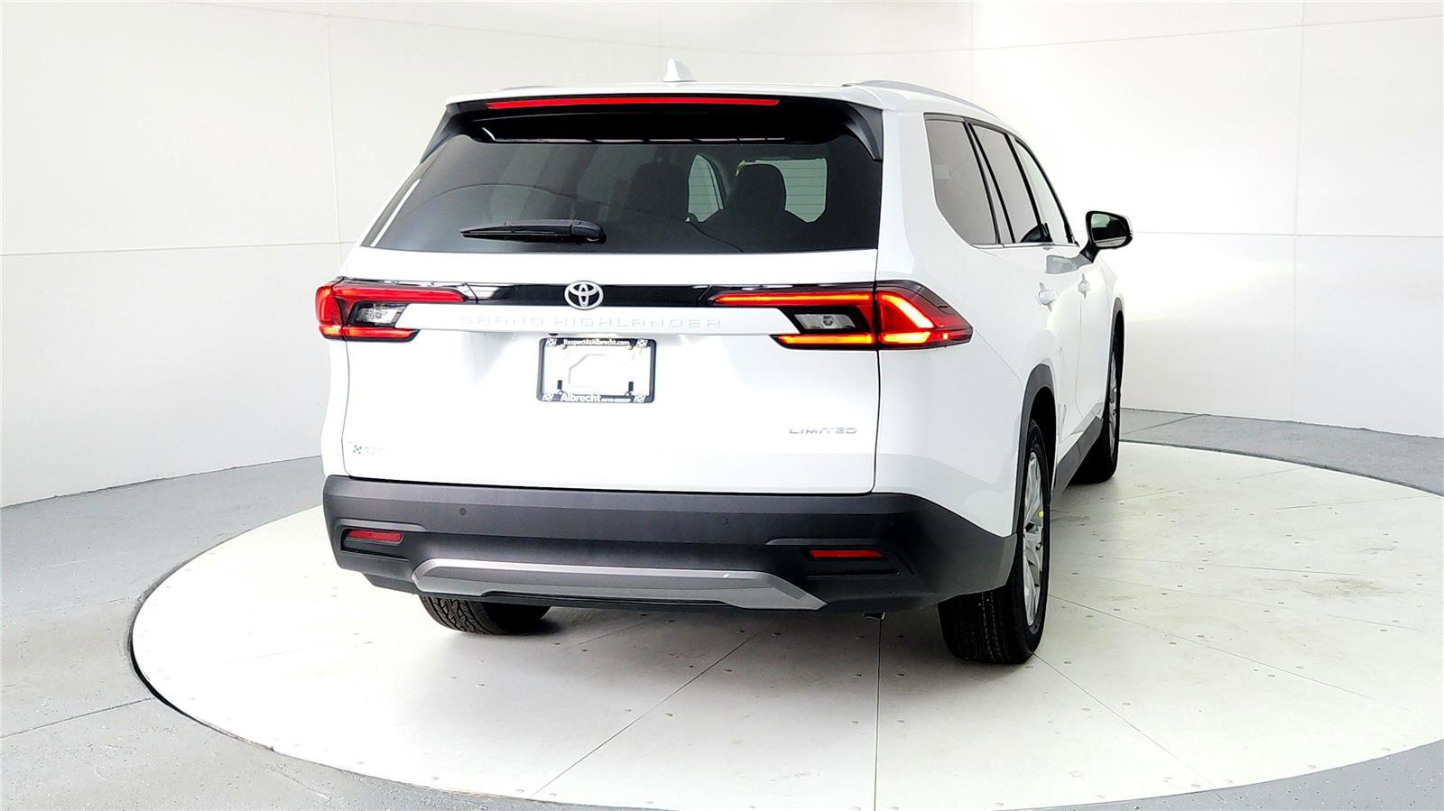 New 2025 Toyota Grand Highlander FWD image 5