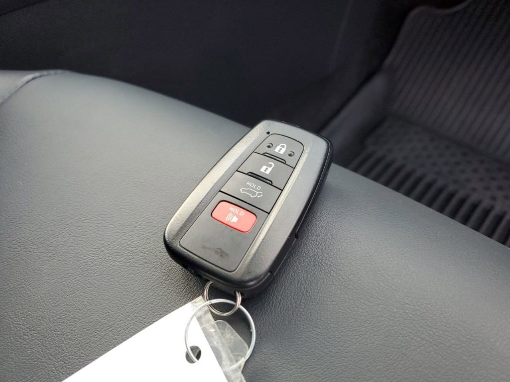 Used 2023 Toyota RAV4 XLE Premium image 42