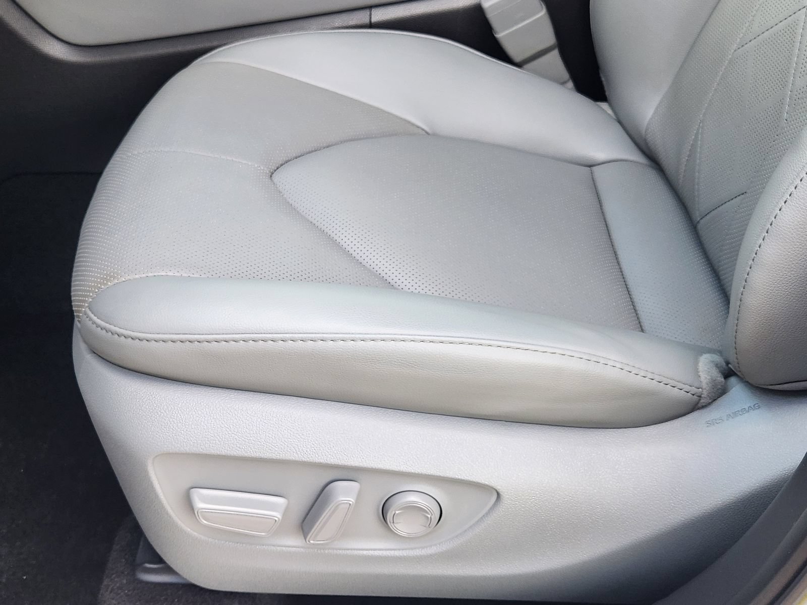 Used 2025 Toyota Highlander Platinum AWD/4WD image 27