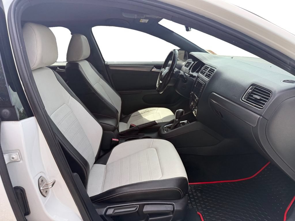 Used 2016 Volkswagen Jetta Sport FWD image 15